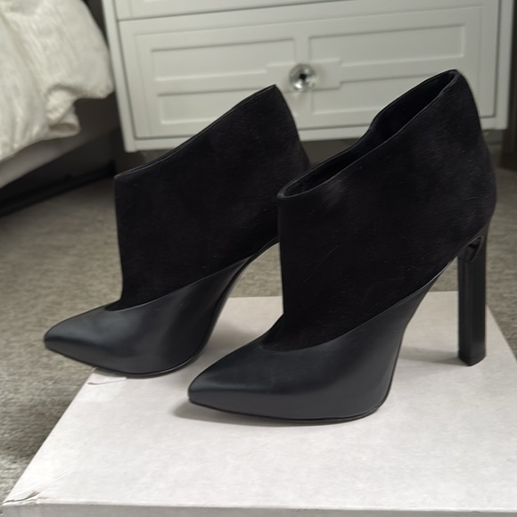 Jimmy Choo Black Leather and Suede Diad Ankle Boots Size 38.5 - Picture 8 of 15